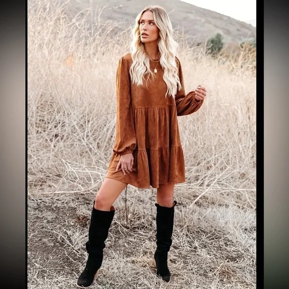 Vibrant Lantern Sleeve Dress - Ultra-Casual, Classic Crew Neck, Loose Fit - Picture 2 of 3